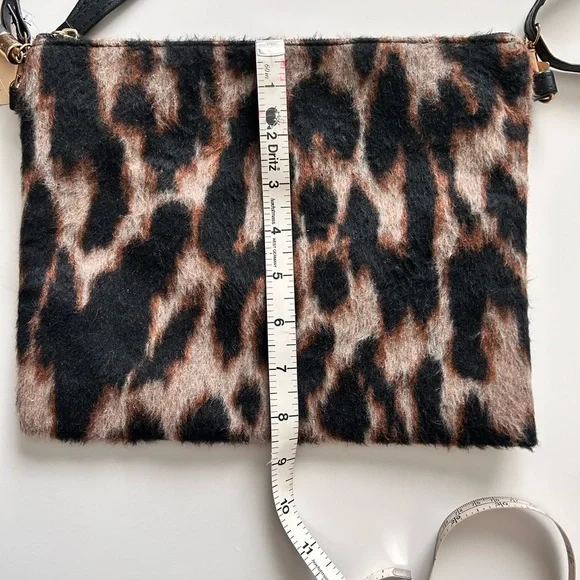 L.I.B New York Leopard Print Faux Fur Crossbody NWT - Picture 6 of 7